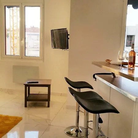 Le De Gaulle Apartmán